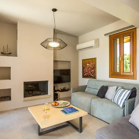 Kallisti Villas, Family Paradise, By Thinkvilla Κυριάννα